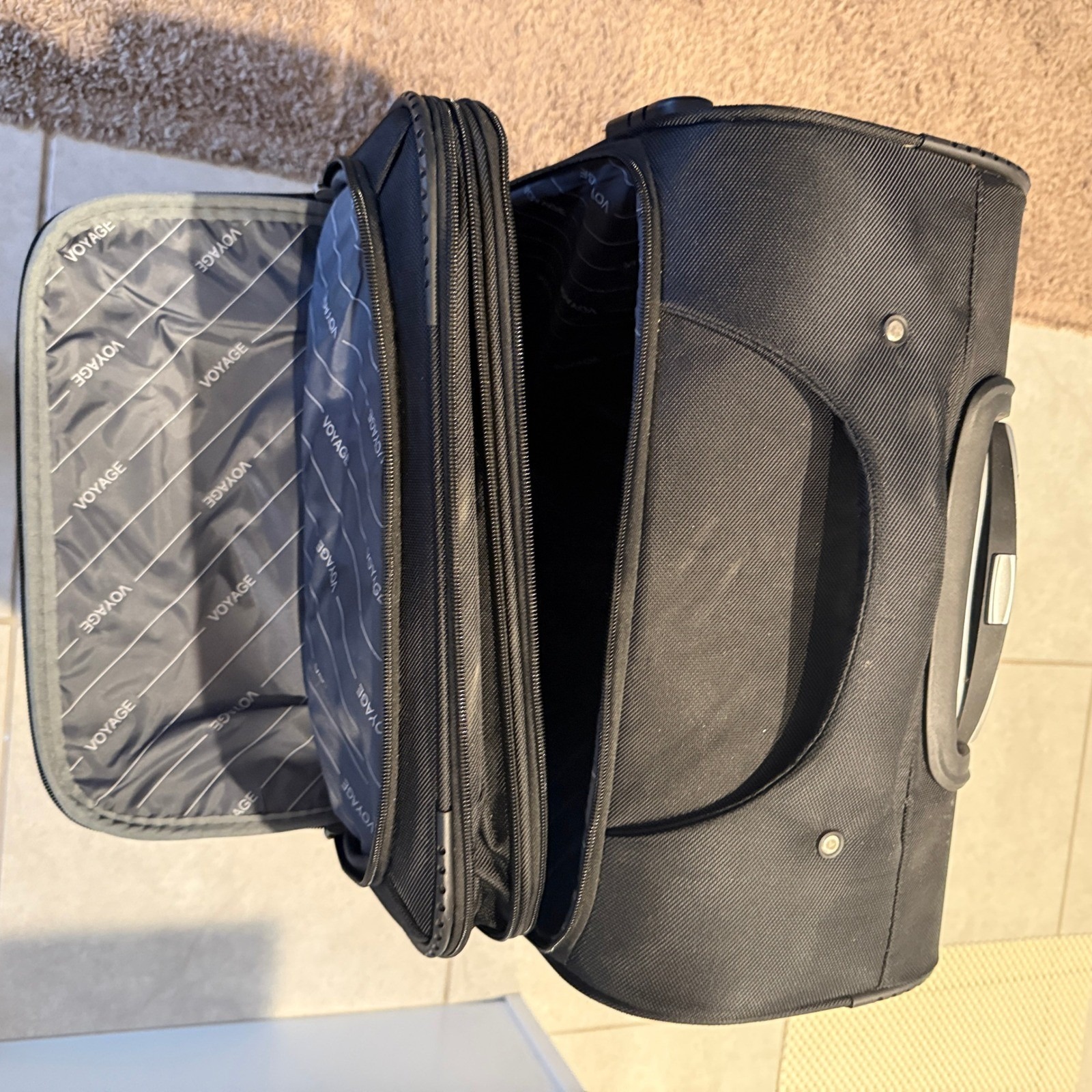 Voyage Black Rolling Carry On Luggage Suitcase Spinner Wheels Tsa Lock